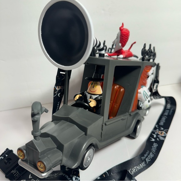 (Sold) NWT. Disney ‘The Nightmare Before Christmas’ Mayor’s Car Popcorn Bucket. - Picture 5 of 14